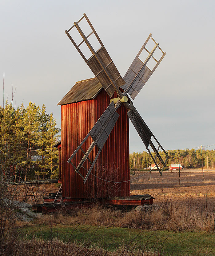 Kuvassa museon tuulimylly